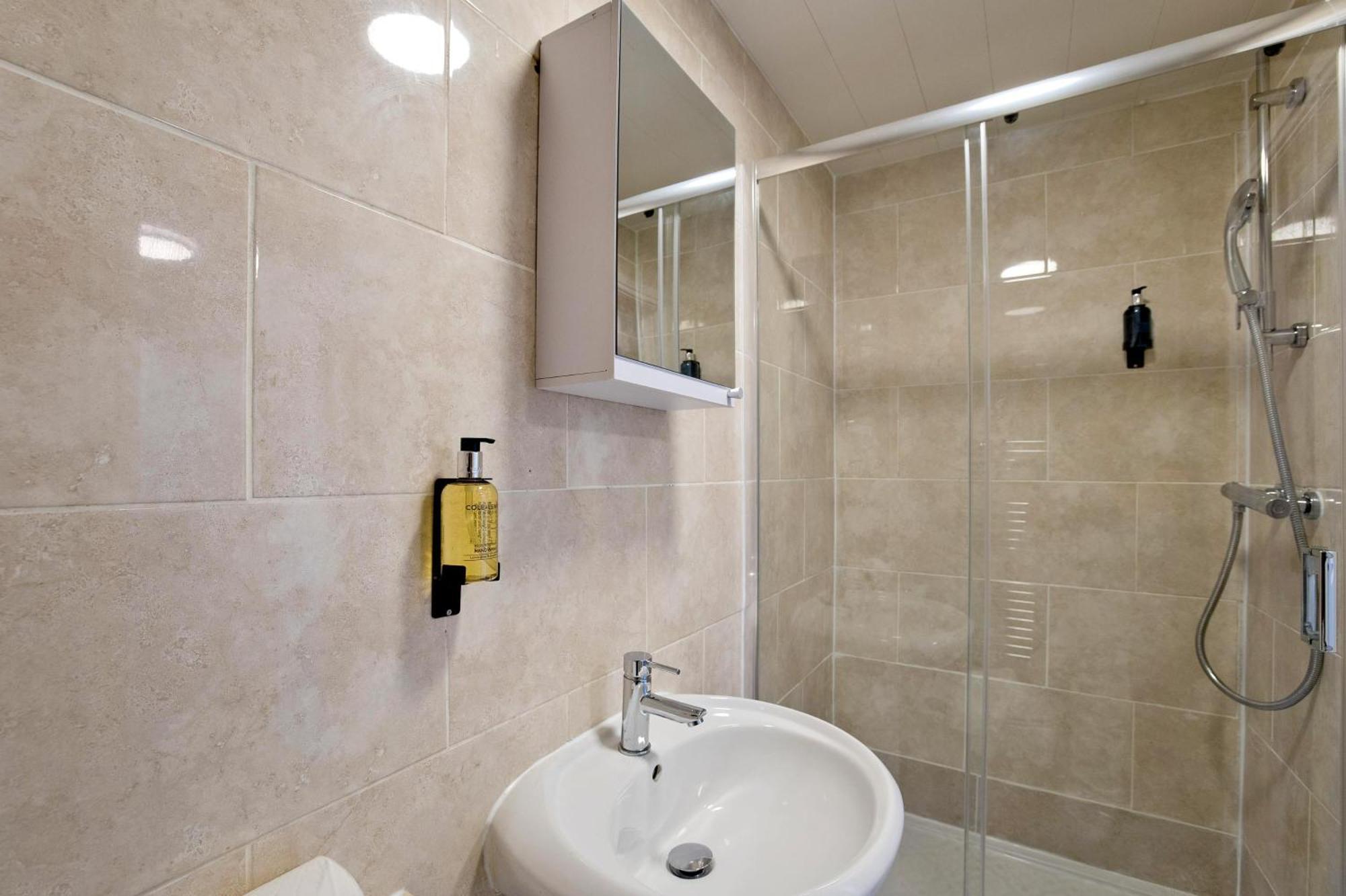 Imperial Corner House-Whitechapel Apartment ลอนดอน ภายนอก รูปภาพ
